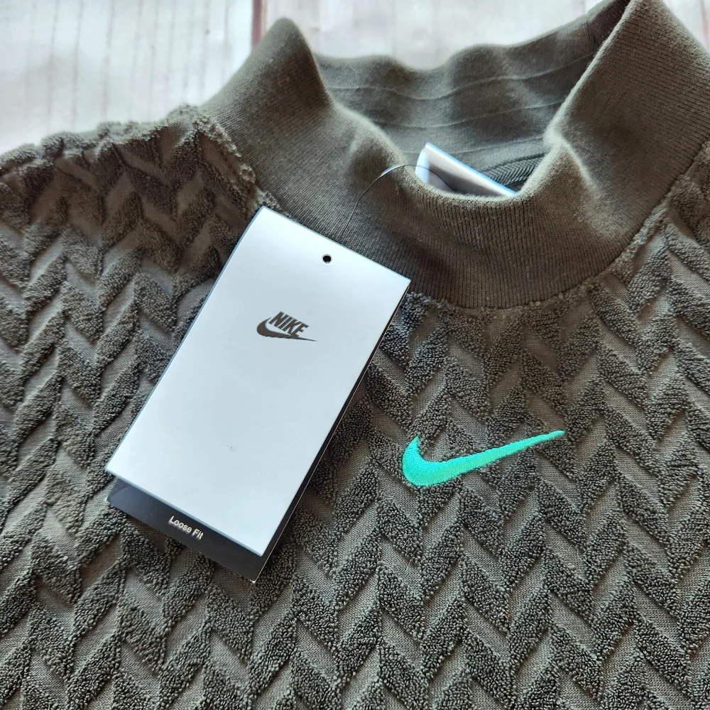 NWT Nike "Everyday Modern Allover Jacquard Boxy Top" Green Crop | Women's Size M - Picture 5 of 10